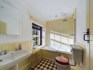 En-suite to Bedroom 2- click for photo gallery